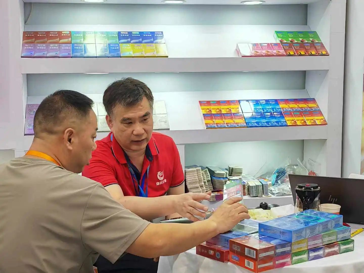 【展會回顧】上海百貨會最獨特的產(chǎn)品,避孕套成百貨商超新的利潤增長點!1.jpg